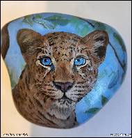 Karolína Borecká - Leopard - acrylic paints on a stone